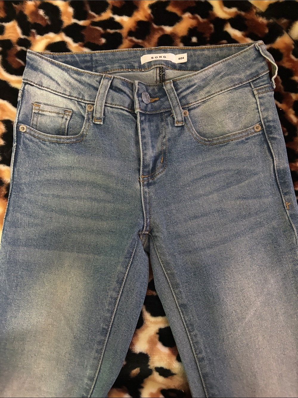 Women’s Light Blue High-Rise Jeans